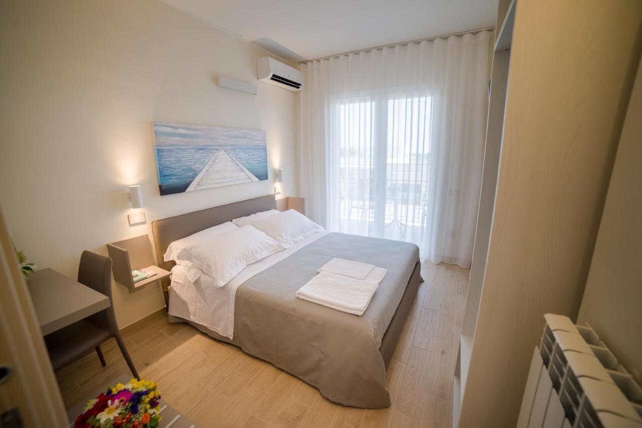 Kamilia Guestrooms San Cassiano  Buitenkant foto